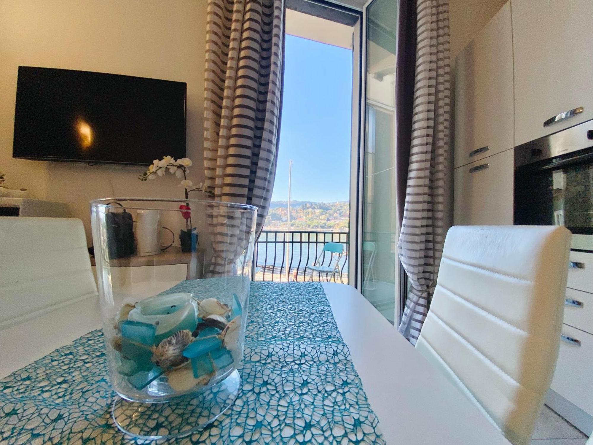 Alla Casa Rosa Al Mare- Centrale A Di Fronte Al Mare- Emozionante- Garage Privato Gratuito A 800 Mt- Aria Condizionata-Wifi Rapallo Esterno foto