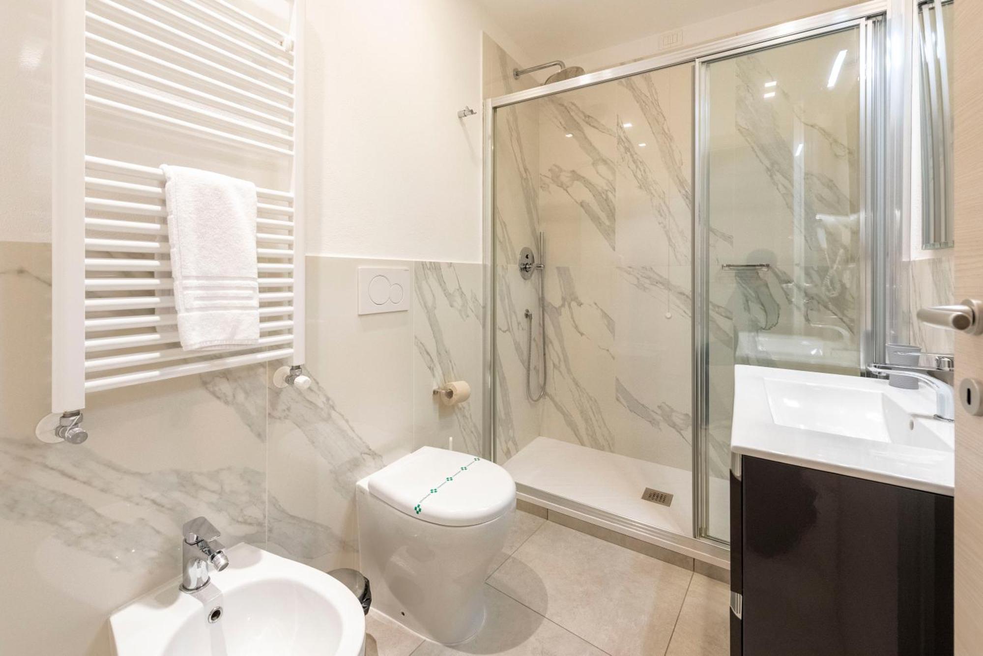 Alla Casa Rosa Al Mare- Centrale A Di Fronte Al Mare- Emozionante- Garage Privato Gratuito A 800 Mt- Aria Condizionata-Wifi Rapallo Esterno foto